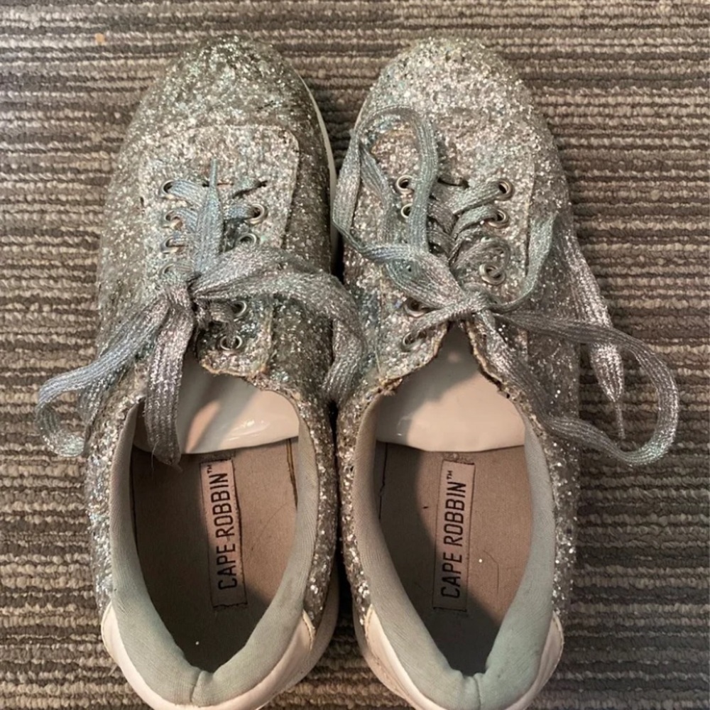 Sparkle tennis shoes